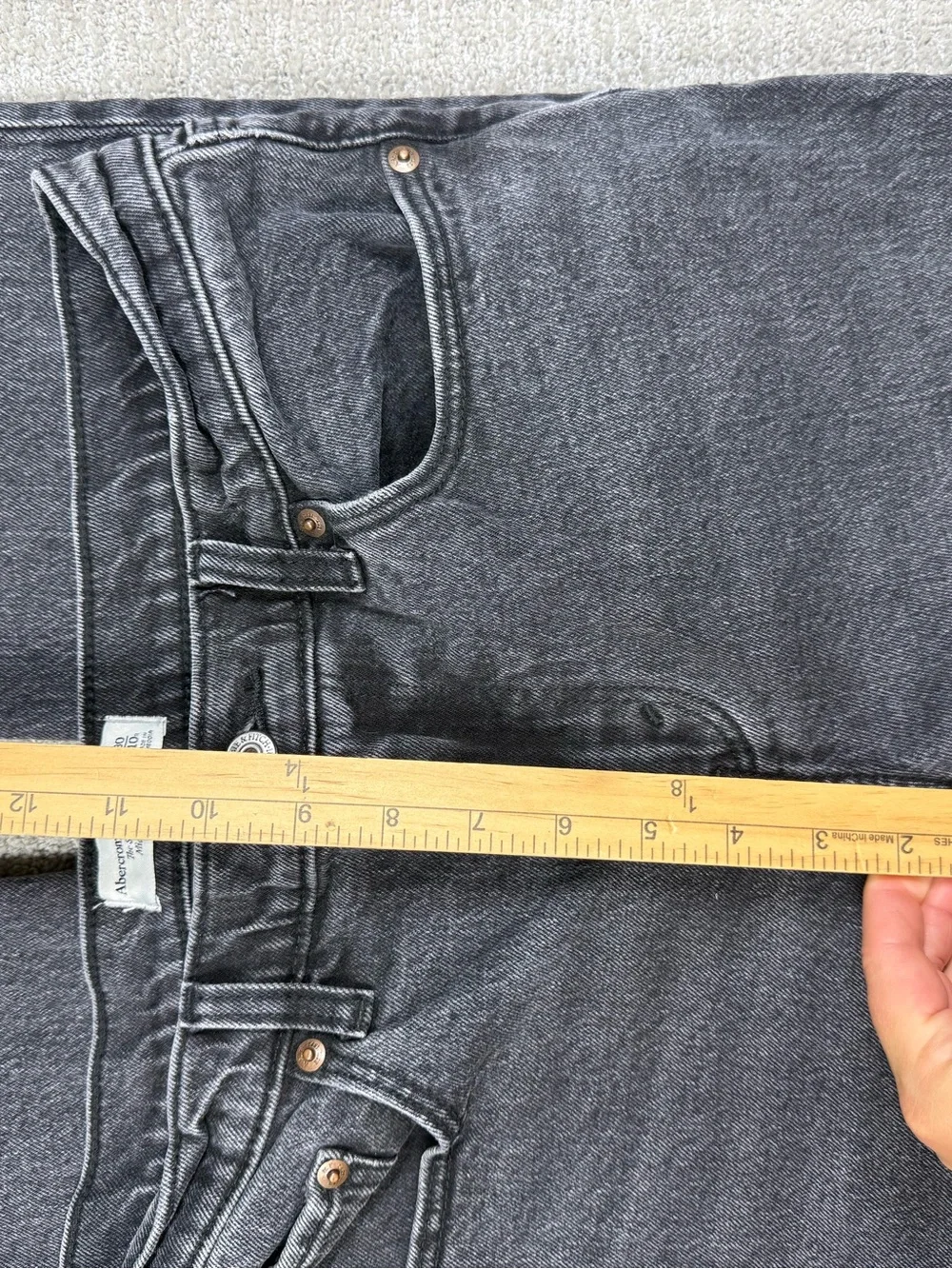 Abercrombie and Fitch The Straight Mid Rise Gray Wash Jean Women Size 30/10